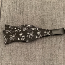 Load image into Gallery viewer, BOW-TIE
