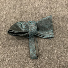 Load image into Gallery viewer, Bow Ties/Formal
