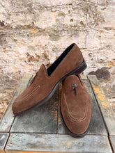 Load image into Gallery viewer, Shoes

