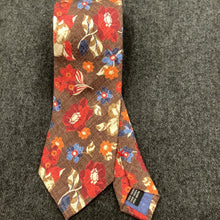 Load image into Gallery viewer, NECKWEAR
