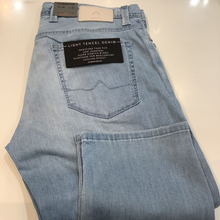 Load image into Gallery viewer, Jeans
