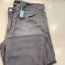 Load image into Gallery viewer, Jeans
